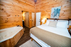 Signature Cabin, 1 Queen Bed, Mountain View, Slope side