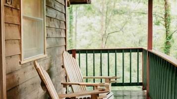 Standard Cabin (Pet Friendly) | Balcony