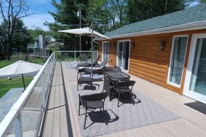 Property grounds - Sun Drenched Lakefront Cove (Thompson)