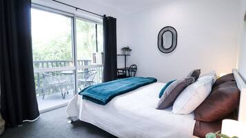 2 Schlafzimmer, Schreibtisch, Bügeleisen/Bügelbrett, kostenloses WLAN