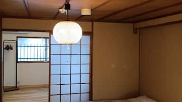 熨斗/熨衣板、免费 WiFi、床单