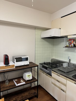 Fridge, microwave, coffee/tea maker, electric kettle