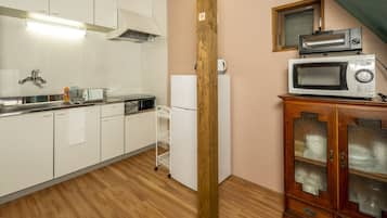 Fridge, microwave, coffee/tea maker, electric kettle