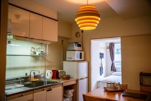 冷蔵庫、電子レンジ、コーヒー / ティーメーカー、電気ポット