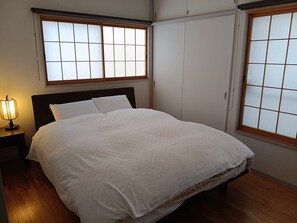3 bedrooms, iron/ironing board, free WiFi, bed sheets - Gion Rokudo - Comfortable house in Gion (Kyoto)