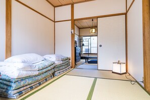 2 chambres, fer et planche à repasser, Wi-Fi gratuit, draps fournis