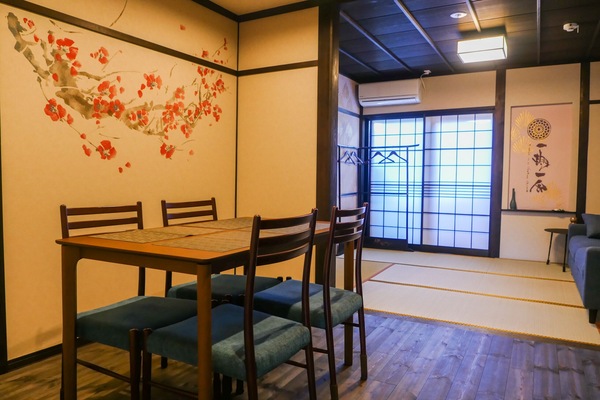 Rent Temarian house in Kanazawa | Japan Experience - Living / dining room