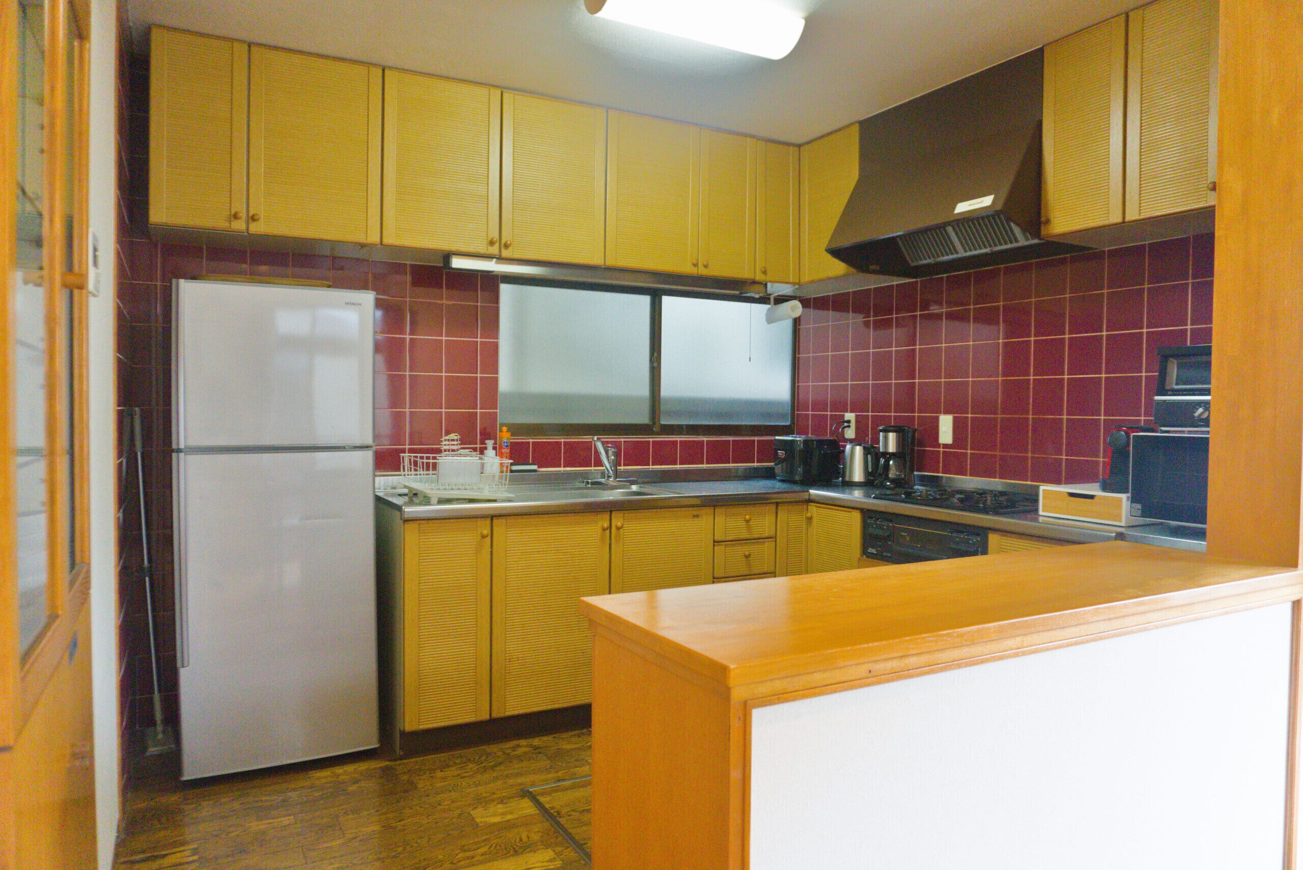 Fridge, microwave, coffee/tea maker, electric kettle