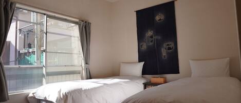 3 dormitoris, planxa i posts de planxar, wifi gratuïta i roba de llit