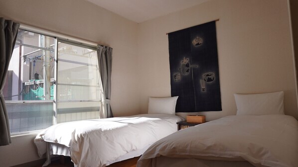 3 chambres, fer et planche à repasser, Wi-Fi gratuit, draps fournis