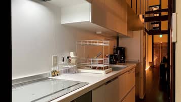 Fridge, microwave, oven, dishwasher