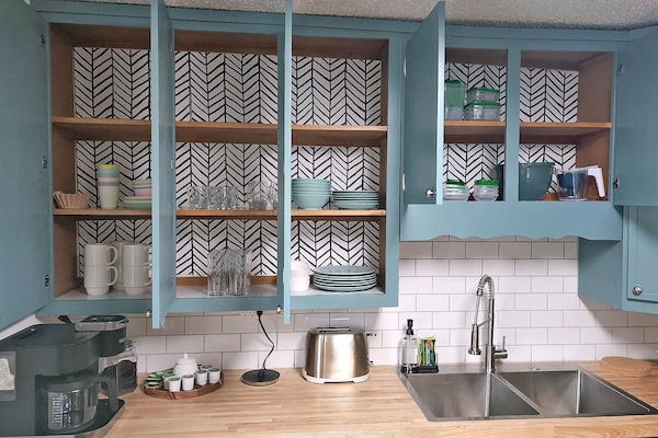 Kühlschrank, Mikrowelle, Ofen, Herdplatte