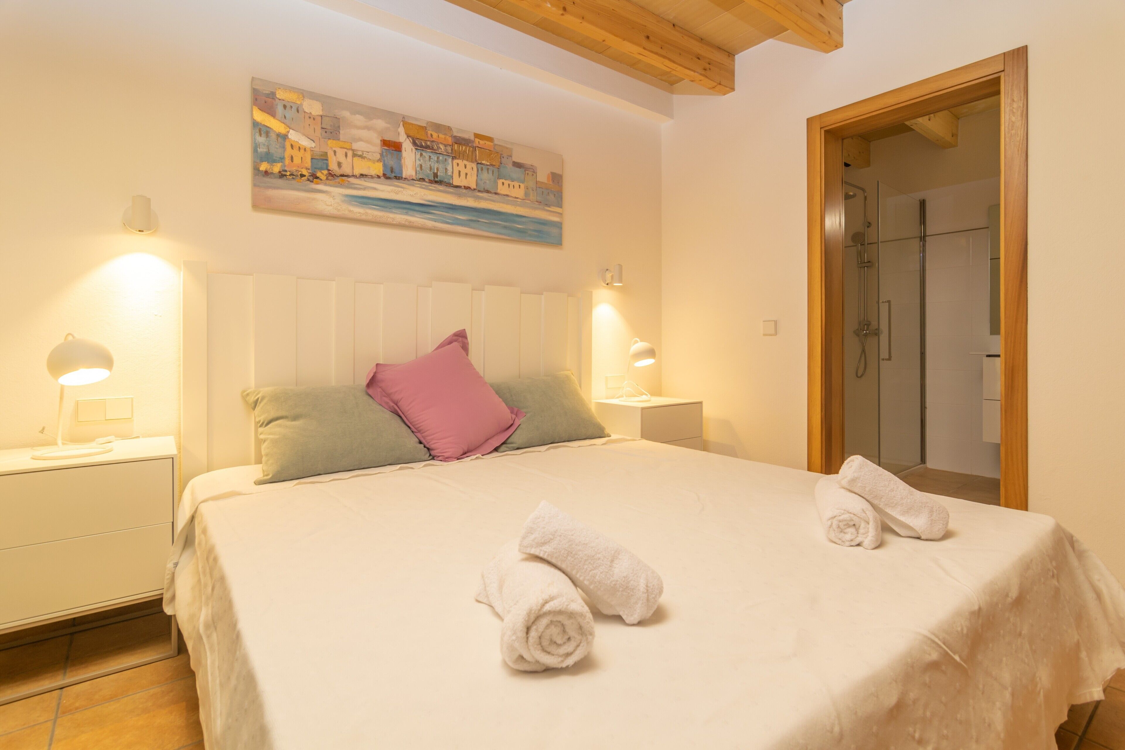 3 habitaciones, tabla de planchar con plancha y wifi gratis 