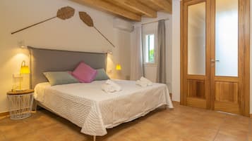 3 dormitorios, tabla de planchar con plancha, wifi gratis y ropa de cama