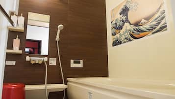 Badekar, hårføner, håndklær og såpe