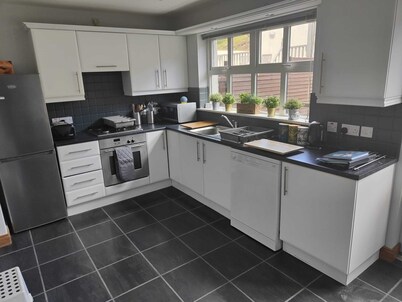 Castleview Large 3 Bedroom Family House - Glenarm