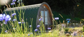 2 Bed Pod Cabin-Sleeps 2-Pets-Garden-Mtn View