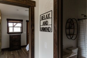 Interior - Relaxing, quiet cabin close to Glacier Park! (Columbia Falls)