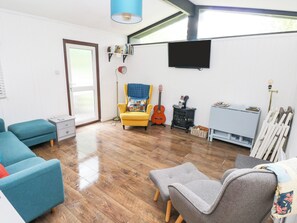 Cottage | Living area - Doirewood (Newcastle Emlyn)