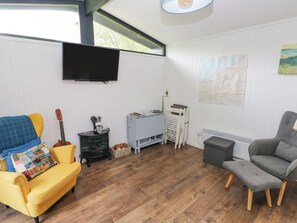 Cottage | Interior - Doirewood (Newcastle Emlyn)