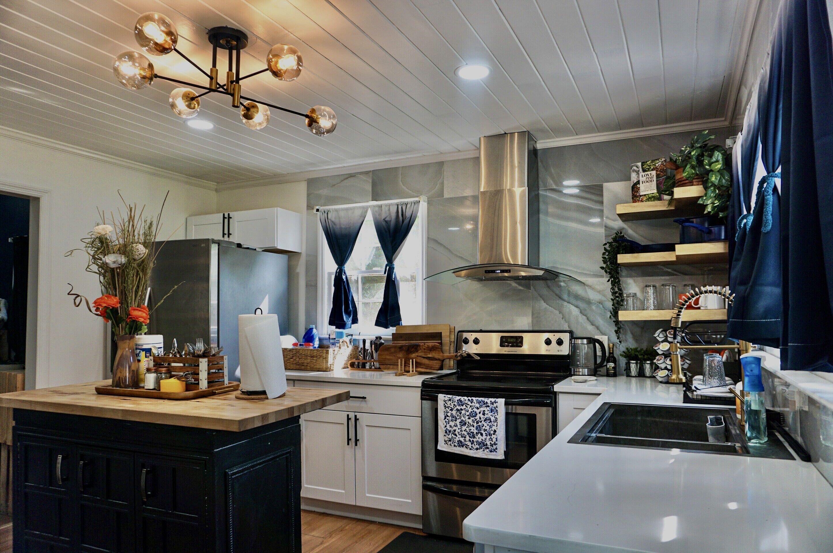 Remodeled spacious 2 bedroom Home