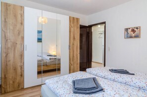 2 chambres, bureau, Wi-Fi gratuit, draps fournis