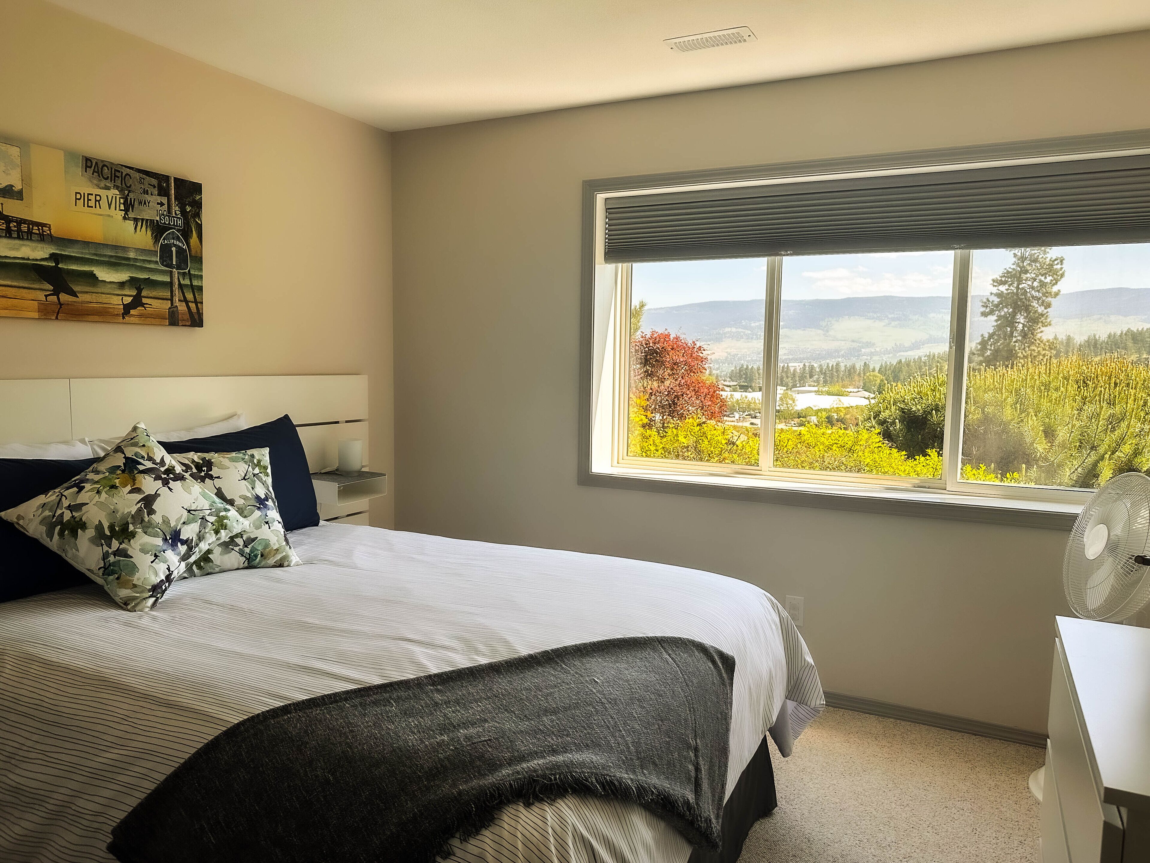 2 bedrooms, in-room safe, desk, iron/ironing board