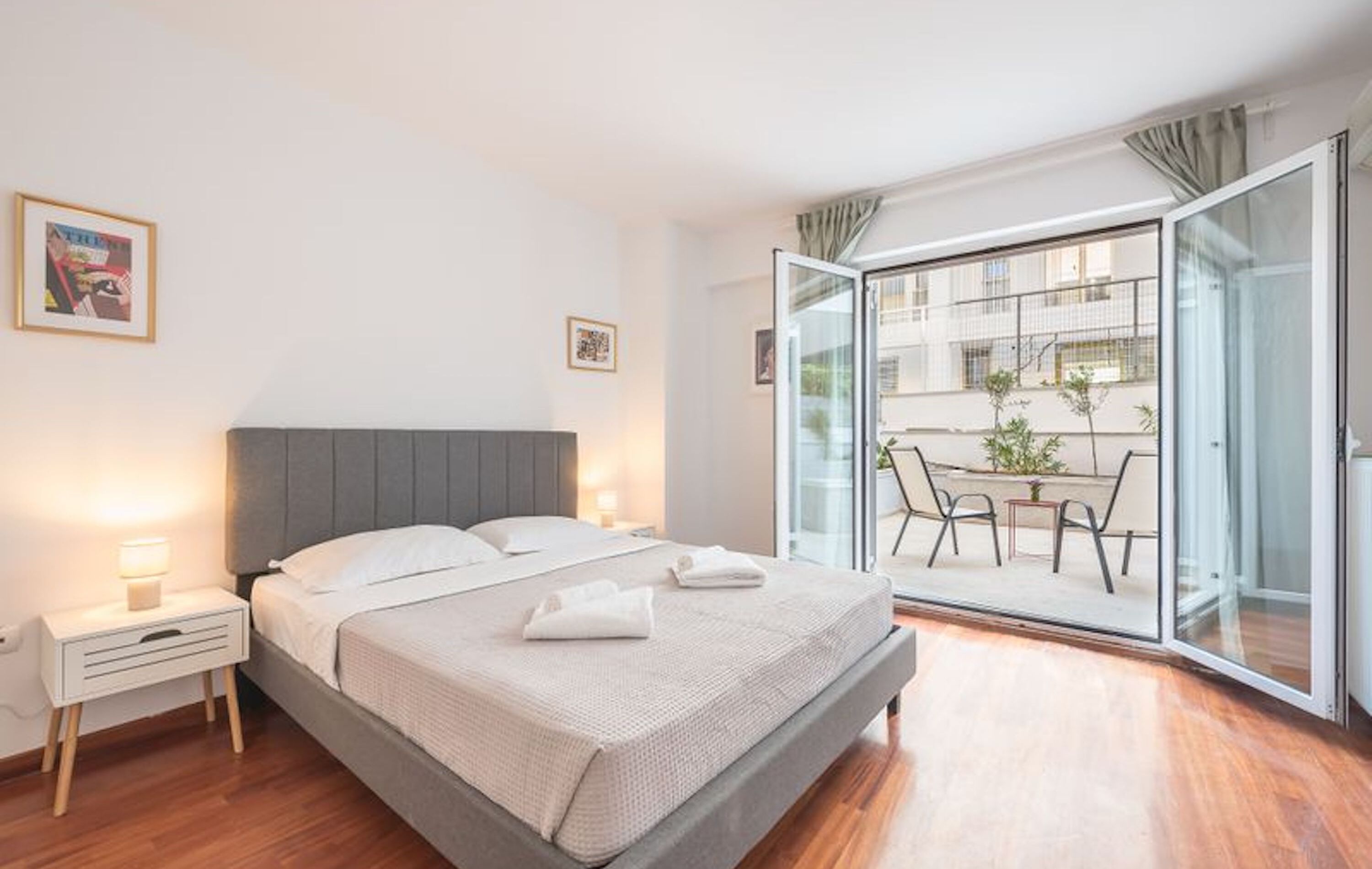 5 habitaciones, tabla de planchar con plancha, internet y ropa de cama 