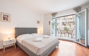 5 chambres, fer et planche à repasser, accès Internet, draps fournis