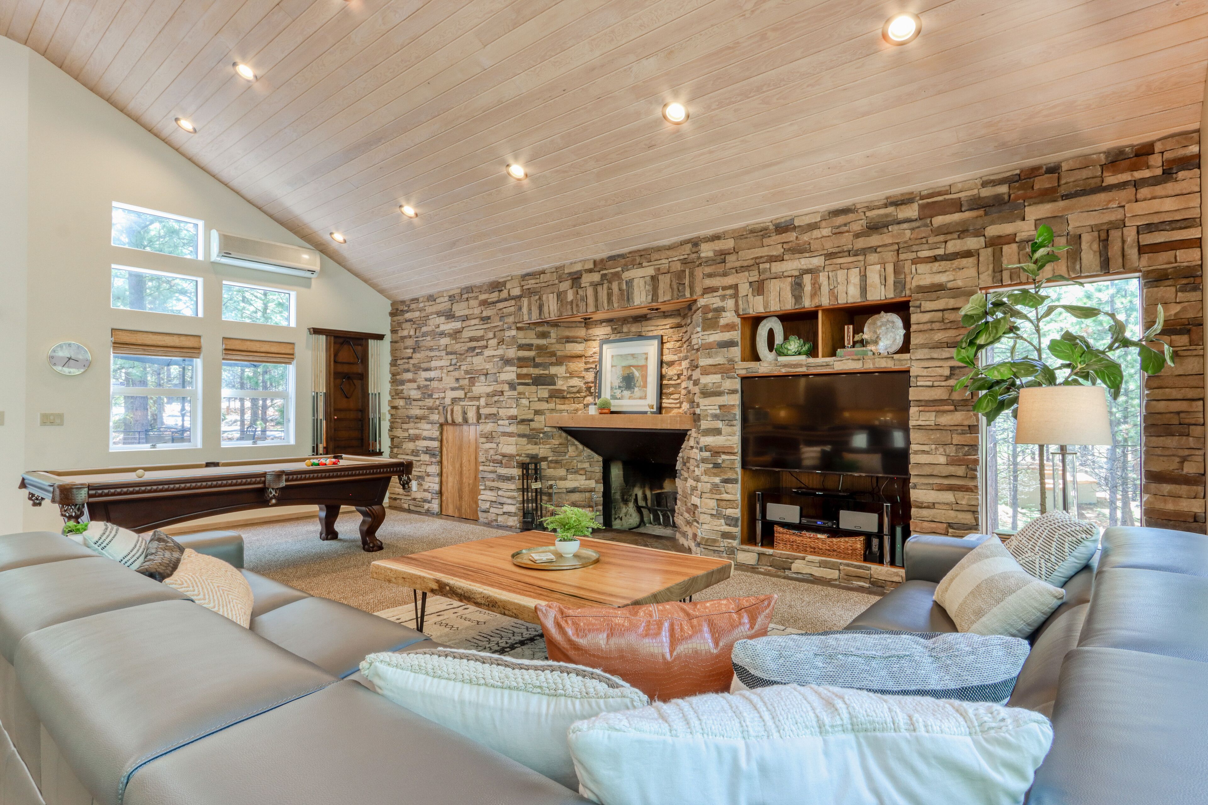 Resort home with 2 decks, grill, hot tub, pool table, pool, tennis, & golf