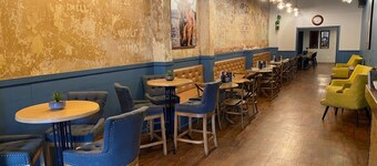 Australian Hotel Young