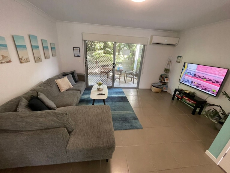 Cozy Townhouse In Dakabin Ideal For Young Family - Brisbane