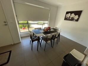 Dining - Cozy townhouse in Dakabin ideal for young family (Kallangur)