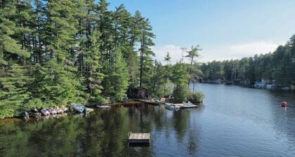 The Stabbin Cabin Grant Island w/Boat, HotTub, Pet