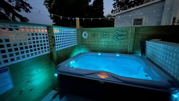 Bain à remous extérieur