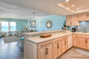 Fridge, microwave, oven, stovetop - OCEANFRONT, Pool, Elevator, SPECTACULAR SUNRISE over Ocean & Intracoastal! $300 in Free Tickets! (St. Augustine)