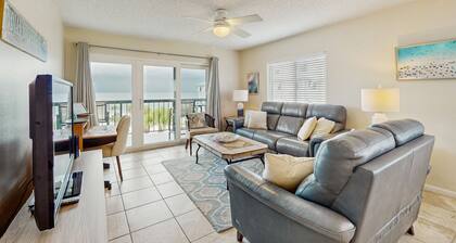 Sand Castle condo with Gulf-view balcony, heated pool, hot tub & beach access
