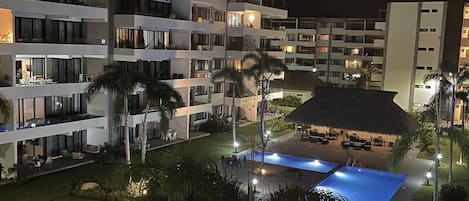 室外游泳池