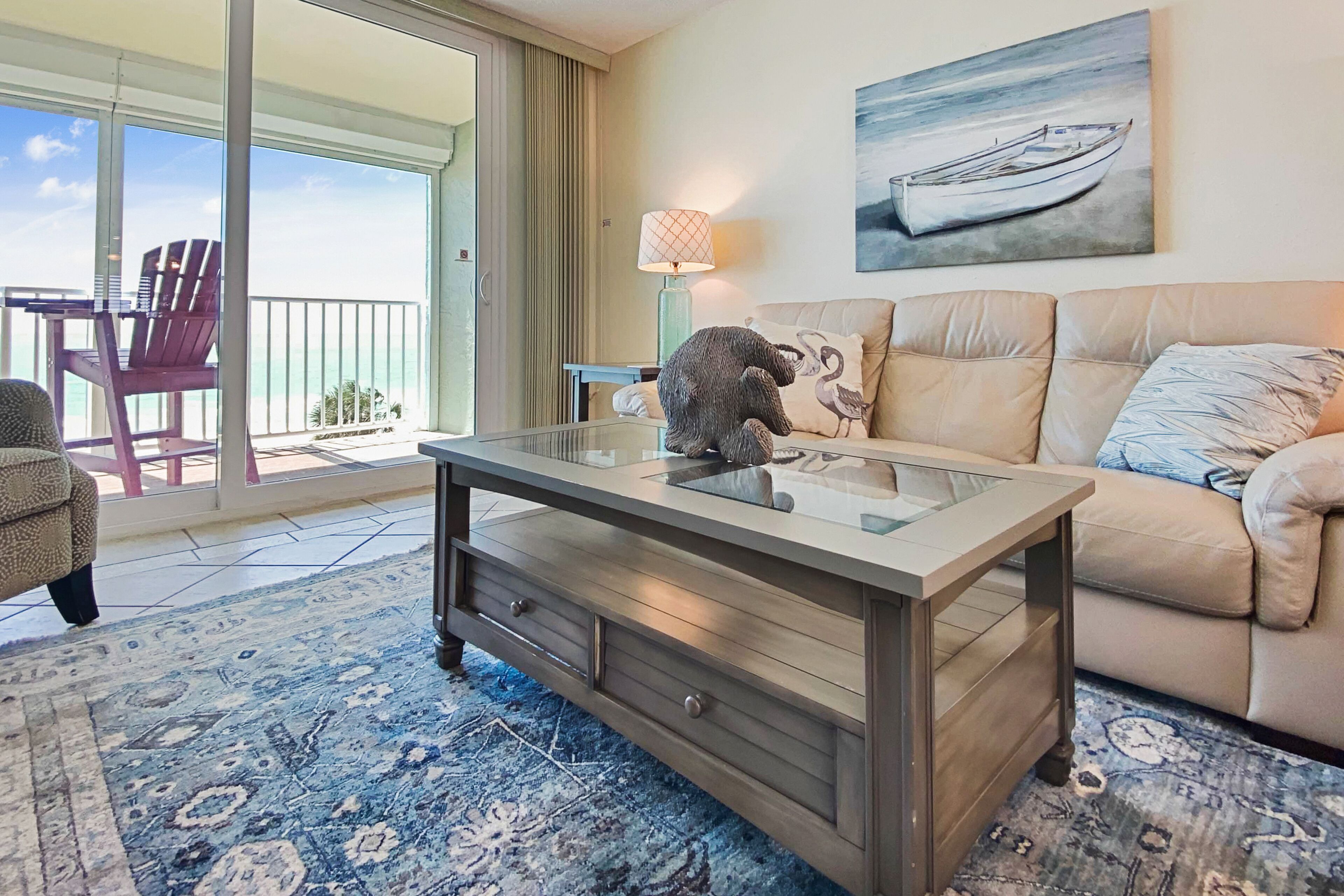 Beachside oasis with balcony, covered parking, pool & hot tub access