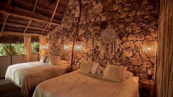 Jungle Cabin | ๊ฐ๊ฐ ๋ค๋ฅธ ์คํ์ผ์ ์ธํ
๋ฆฌ์ด, ๊ฐ๊ฐ ๋ค๋ฅด๊ฒ ๊ฐ๊ตฌ ๋น์น, ์นจ๋ ์ํธ