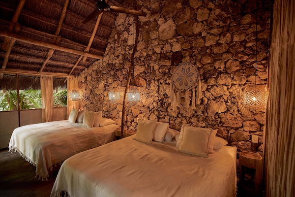 Decoración personalizada, muebles diferentes y ropa de cama
