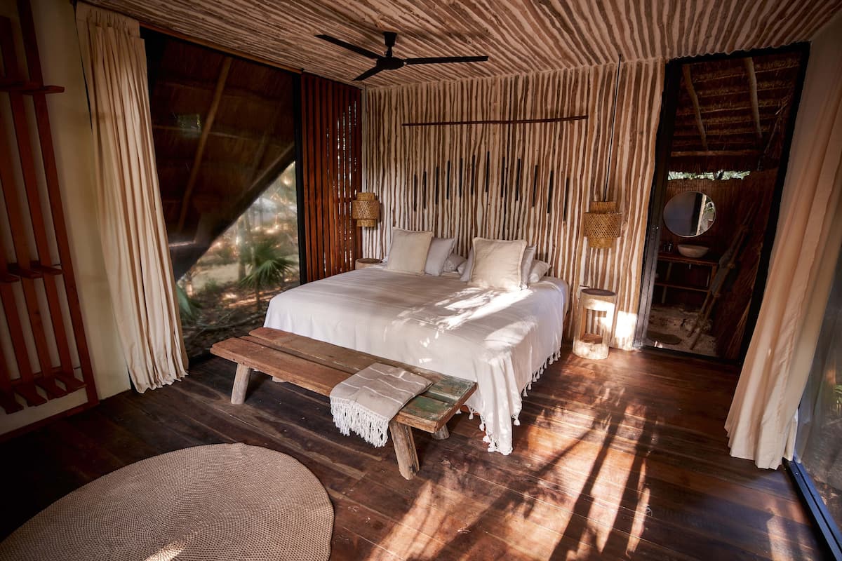 Individually decorated, individually furnished, bed sheets
