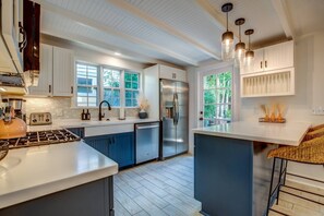 Fridge, microwave, dishwasher, coffee/tea maker