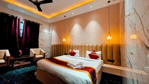 Executive-huone, 1 makuuhuone, näköala puutarhaan | Kannettavalle tietokoneelle sopiva työtila, ilmainen Wi-Fi