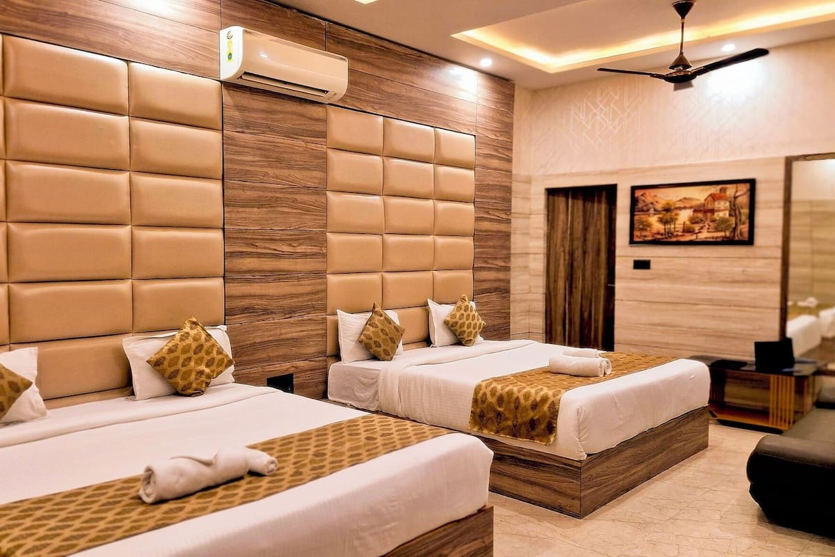 Kamar Keluarga | Ruang kerja ramah laptop dan Wi-Fi gratis