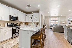 Townhome, 3 Bedrooms | Private kitchen | Fridge, coffee/tea maker - Magnolia Lane by RedAwning (Washington)