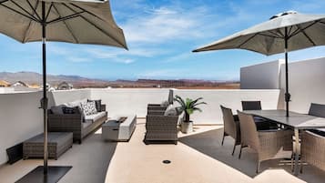Condo, 3 Bedrooms | Property grounds