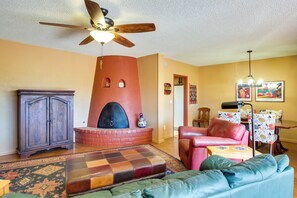TV, fireplace, books, stereo - Green Valley Abode w/ Pool Access & Mtn Views (Green Valley)
