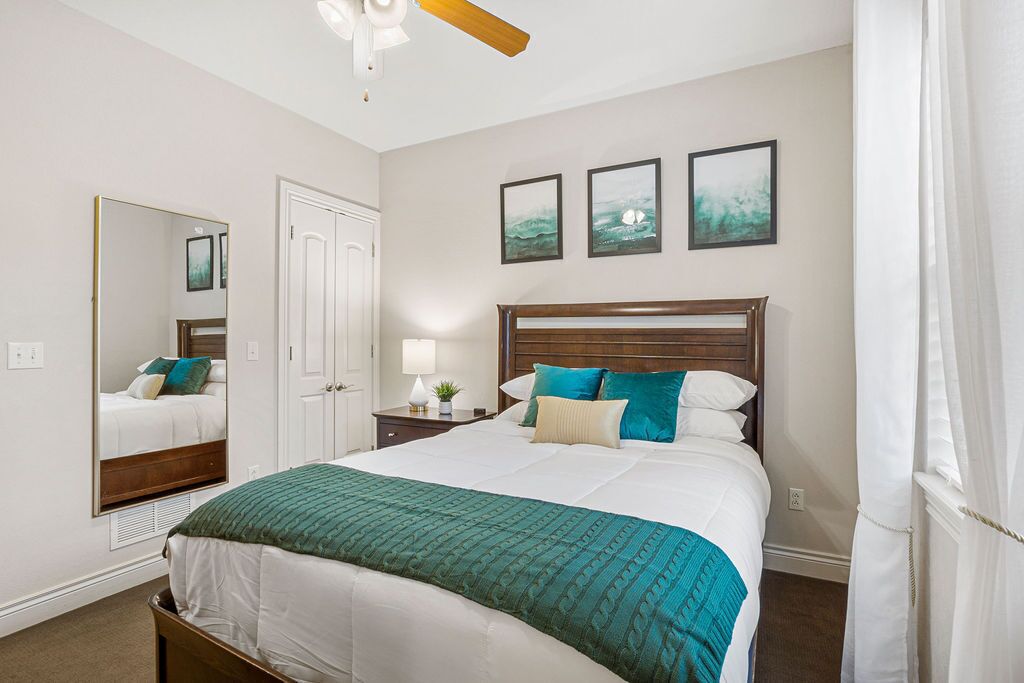 4 多间卧室、熨斗/熨衣板、WiFi、床单