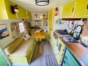 Fridge, stovetop, coffee/tea maker